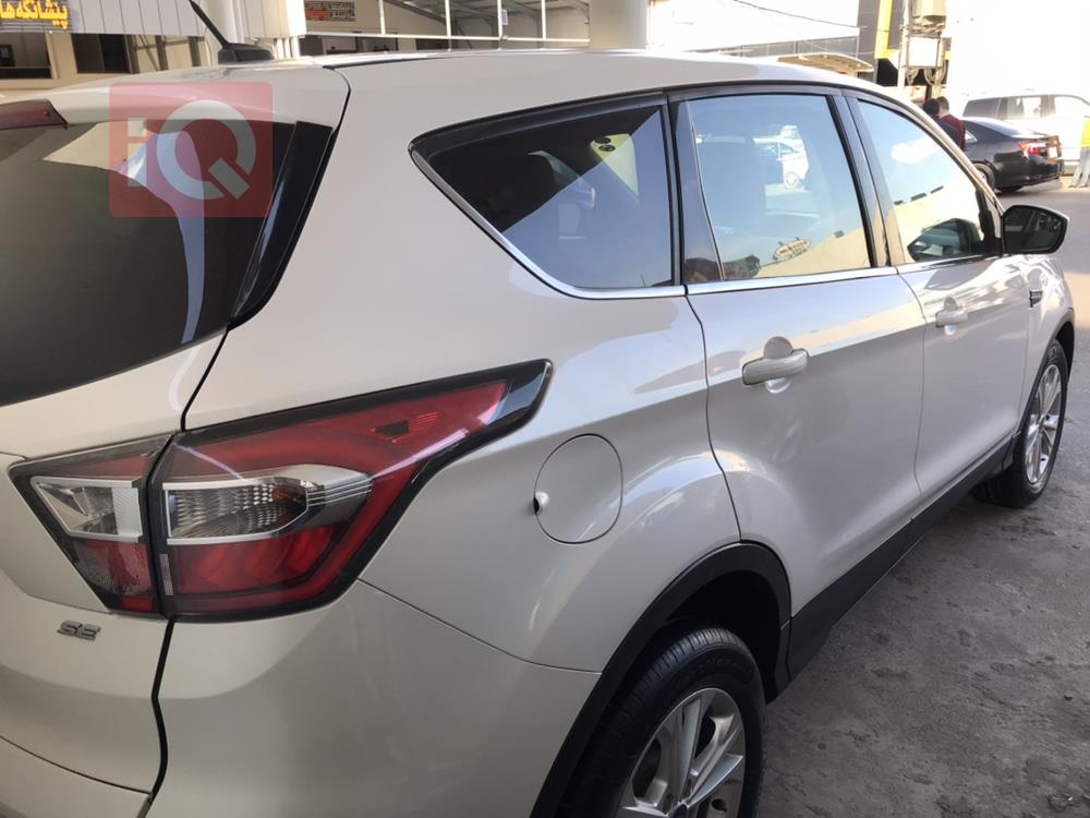 فورد إسكيب